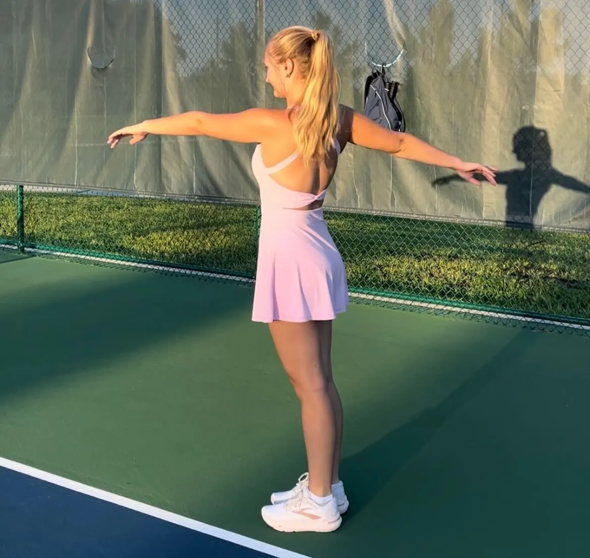 Xoay tay (Arm circles)